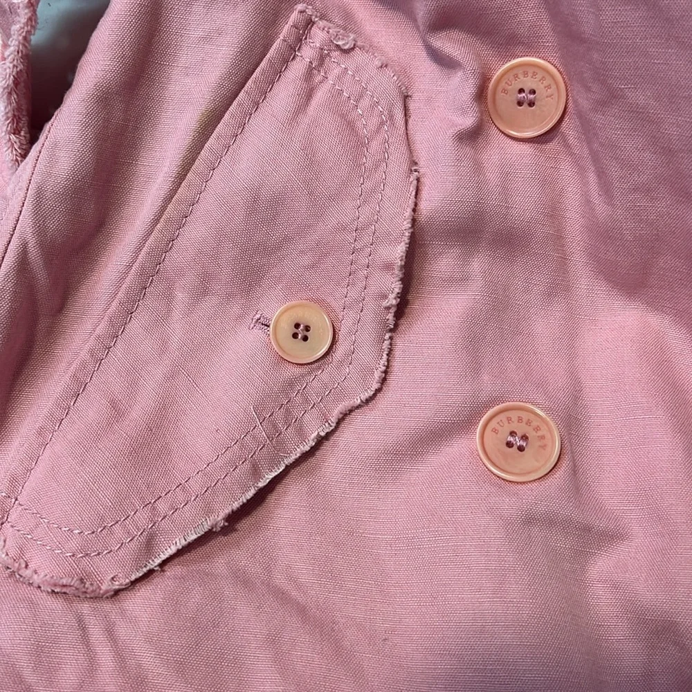 Ladies Burberry pink trenchcoat. Size 4. - Picture 5 of 7